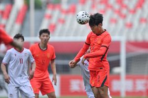 絕殺！U23國足1-0塔吉克斯坦 賀一然讀秒頭球絕殺U23國足七成控球