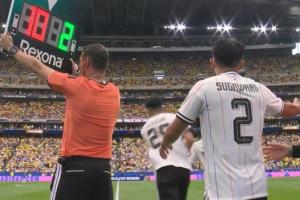 日本隊換人調整！中村敬斗 堂安律換下，鈴木淳之介 菅原由勢登場