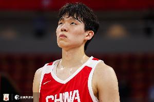 媒體人：楊瀚森防沉退難換防三分 國(guó)家隊(duì)該如何用他？