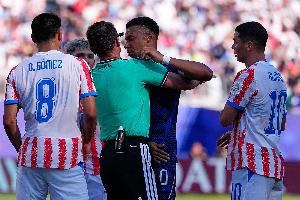 世界杯1966年以來單場最低傳球成功率前二，均是本屆巴拉圭創(chuàng)造