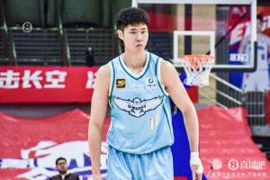 直播吧：青島男籃與趙嘉義簽訂為期兩年的C類合同