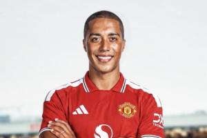 曼聯(lián)撿到寶？WhoScored：蒂萊曼斯多項數(shù)據(jù)為優(yōu)勢，無顯著劣勢-9r