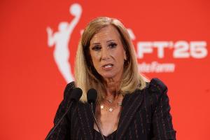 WNBA總裁原本不打算禁賽鎖喉克拉克的球員 蕭華不得不出面介入