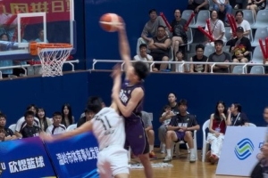 炸裂！浙BA預(yù)選賽 開場2分多鐘卓赫上演暴力暴力隔扣
