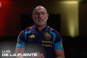 德拉富恩特：阿根廷的底氣有一眾頂級(jí)球星，而梅西是劃時(shí)代的傳奇