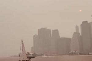 記者：各方一直在討論山火形勢(shì)，世界杯決賽場(chǎng)地空氣質(zhì)量嚴(yán)重惡化