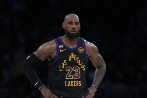 帕金斯：老詹沒必要再打了來ESPN吧 我們給你的錢絕對比底薪多