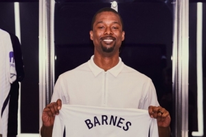 從Spurs到Hotspurs！NBA馬刺球員哈里森·巴恩斯造訪熱刺主場