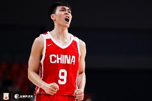 頻造殺傷！龐崢麟全場7投2中&罰球8中7 貢獻(xiàn)12分2籃板