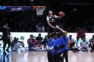 陳登星：小時候經(jīng)?？次乃埂たㄌ乜刍@ 但偶像是科比