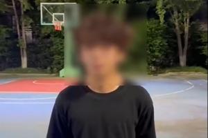 理智追星！騎電動(dòng)車(chē)追喬治兩少年道歉：以后一定戴頭盔 安全駕駛