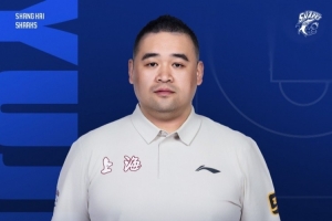 上海男籃官宣：經(jīng)友好協(xié)商 上海男籃球隊管理俞劍正式離隊-i7